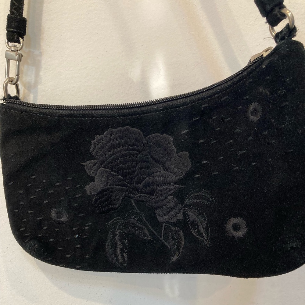 Vintage 90’s Black Embroidered Floral Baguette Bag